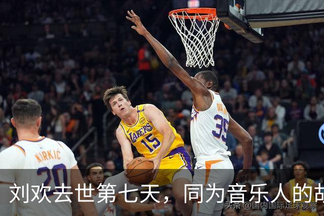 刘欢去世第七天，同为音乐人的胡海泉，就因一个动作口碑暴涨